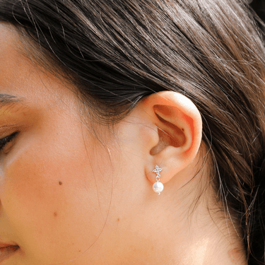Lucky charm pearl studs silver - Smoothie London - Sterling Silver