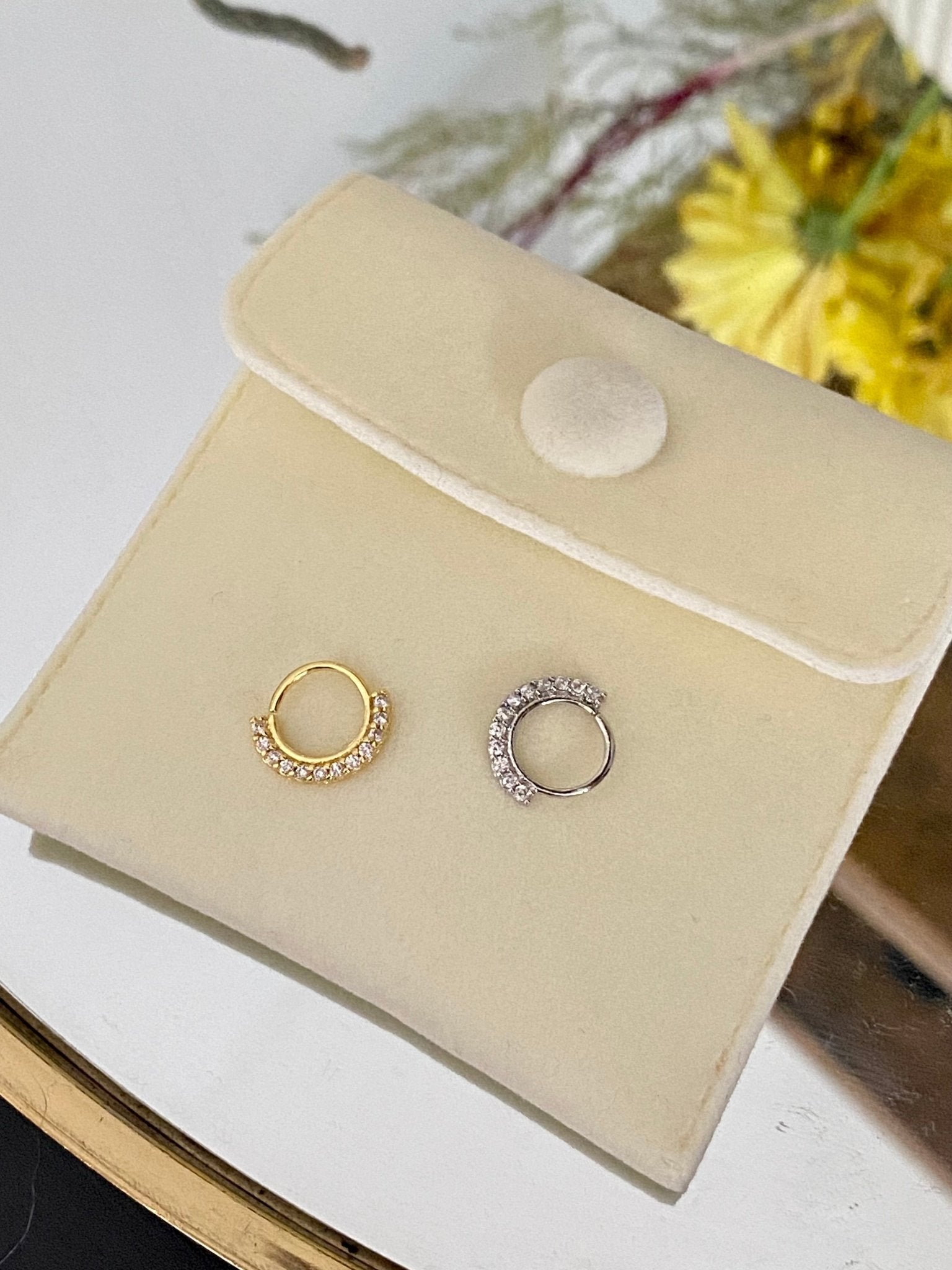 High Altitude Daith Ring Gold - Smoothie London - Stainless Steel